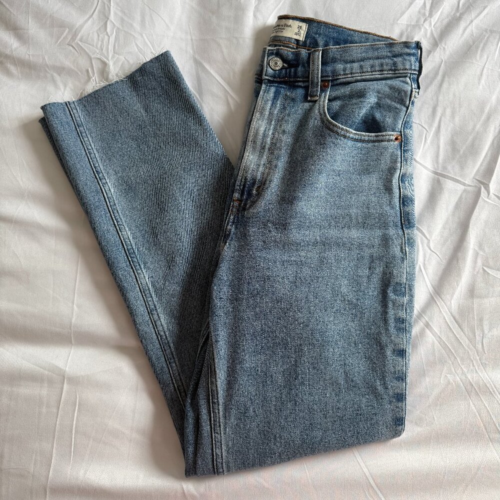Abercrombie Ultra High Rise Ankle Straight 2 (26) Long